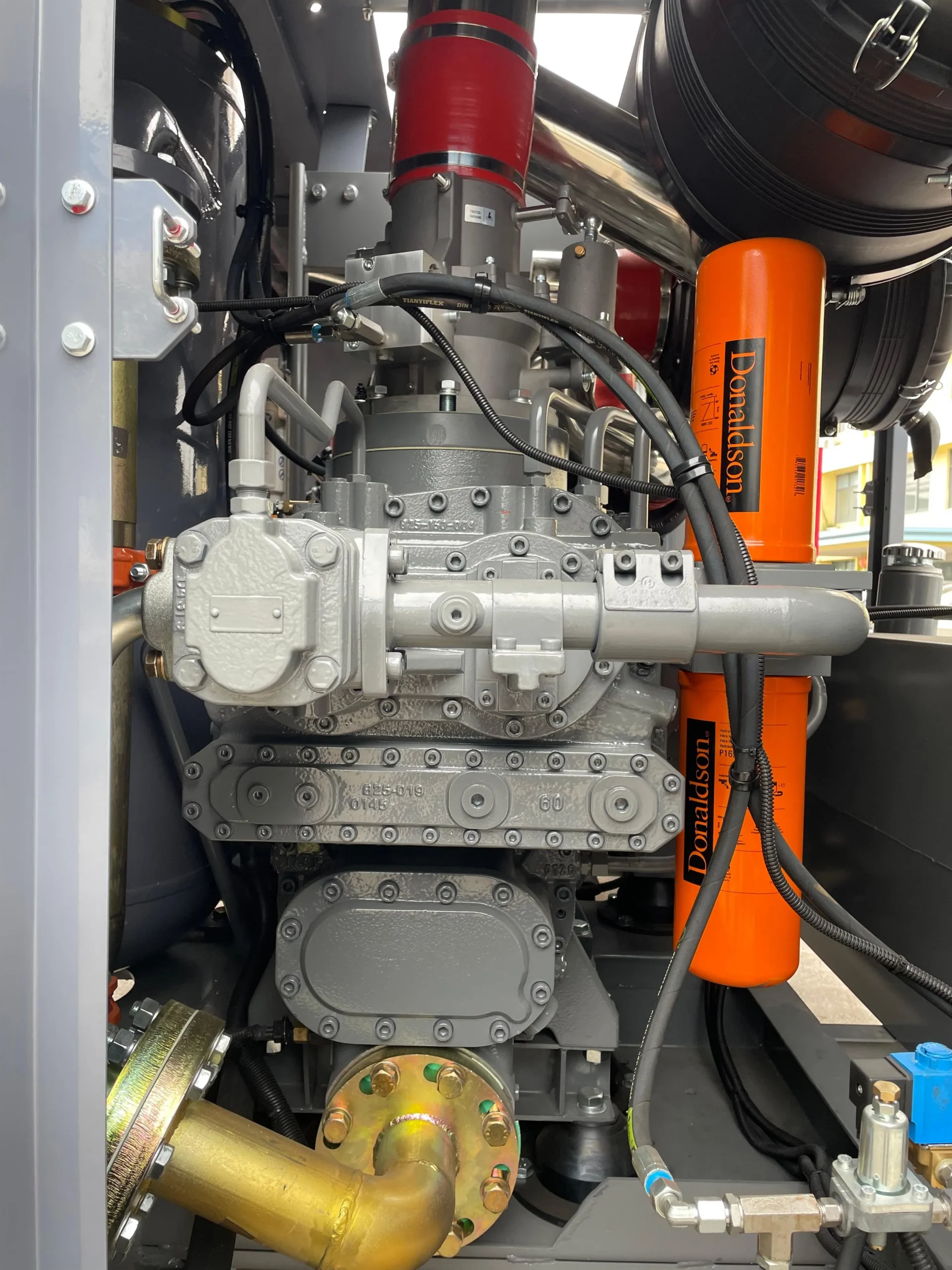 Cummins Engine Diesel Screw Air Compressor - 25Bar 1100CFM - Image 5