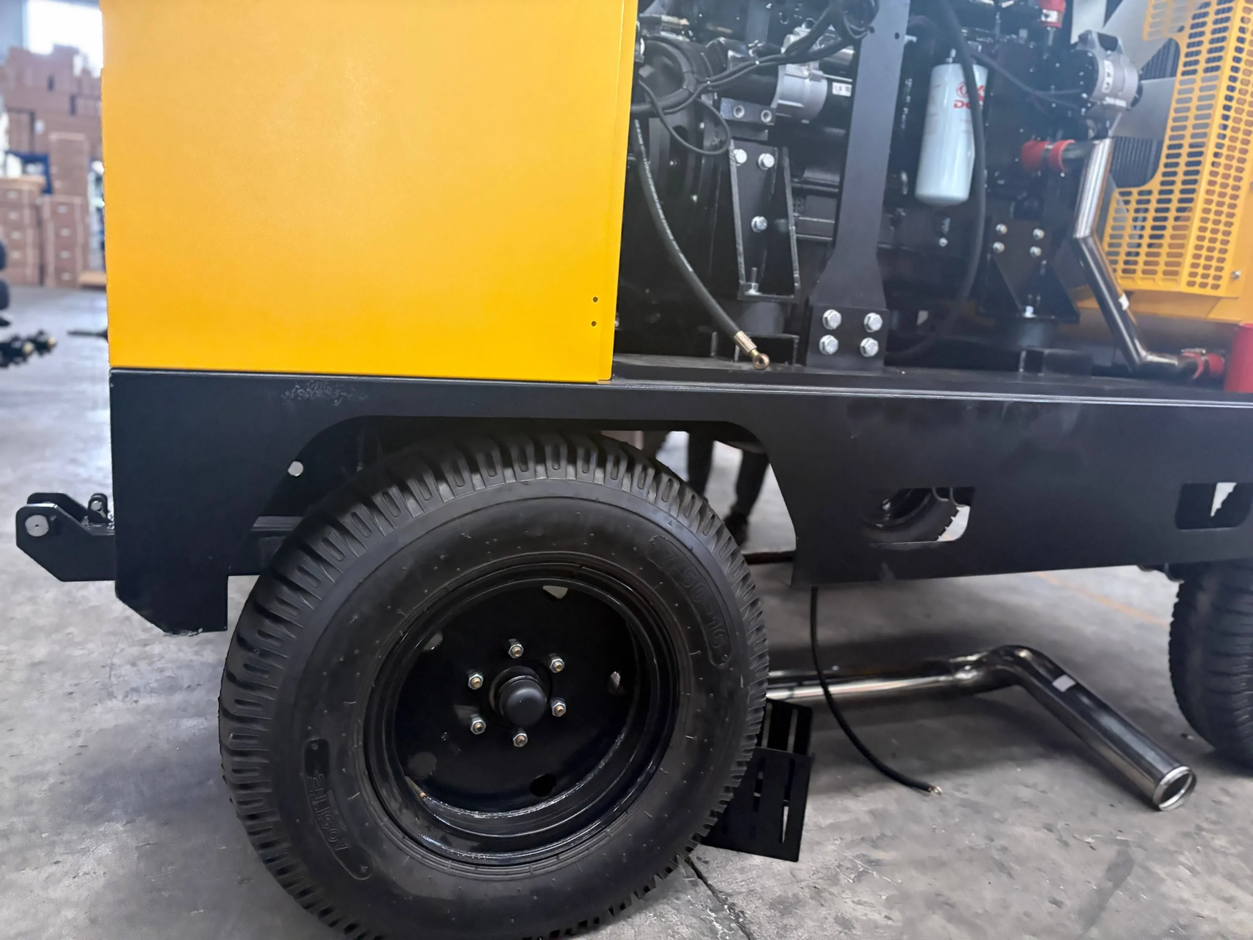 2-Stage Trailer-Mounted Heavy-Duty Big Air Compressor - 16Bar 900CFM - Image 3
