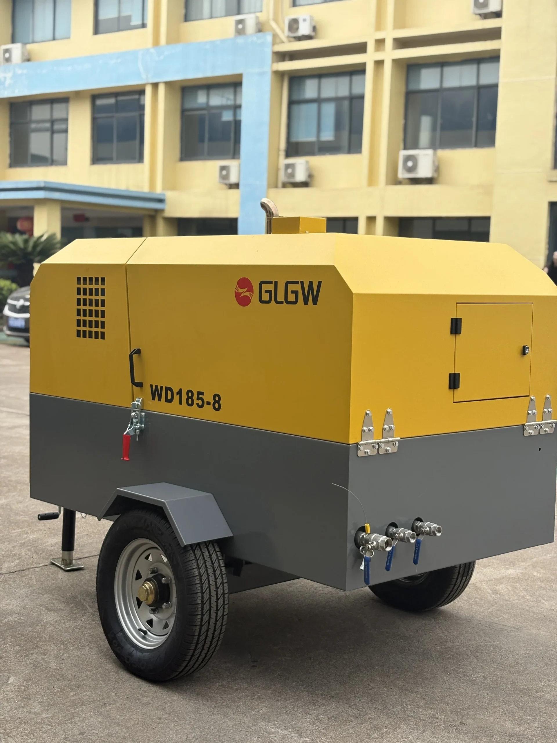 Custom Diesel Portable Construction 4-Cylinders Towable Air Compressor - Image 5