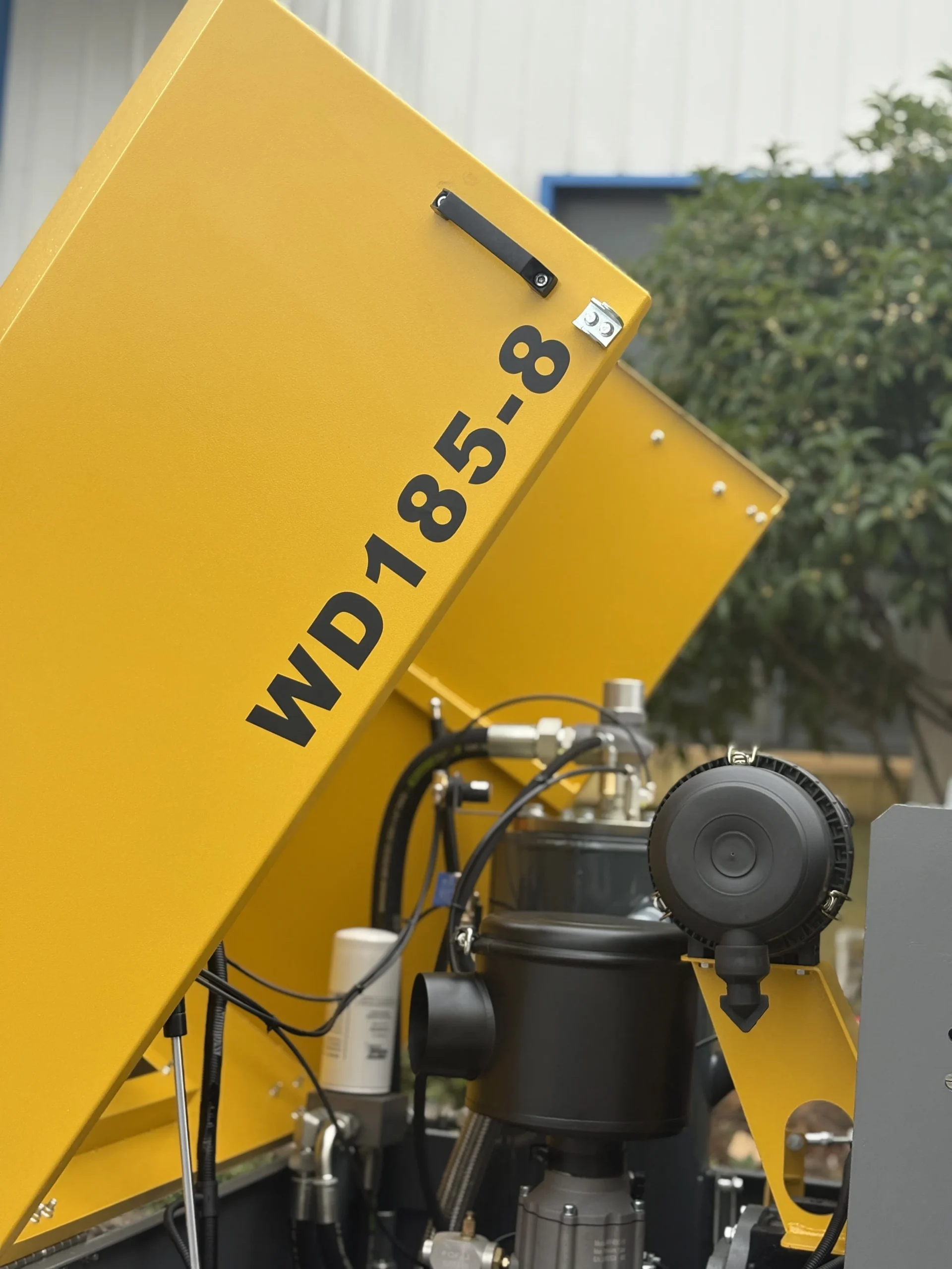 Double Cylinder Screw Diesel Power Air Compressor with Jack Hammer - Image 5