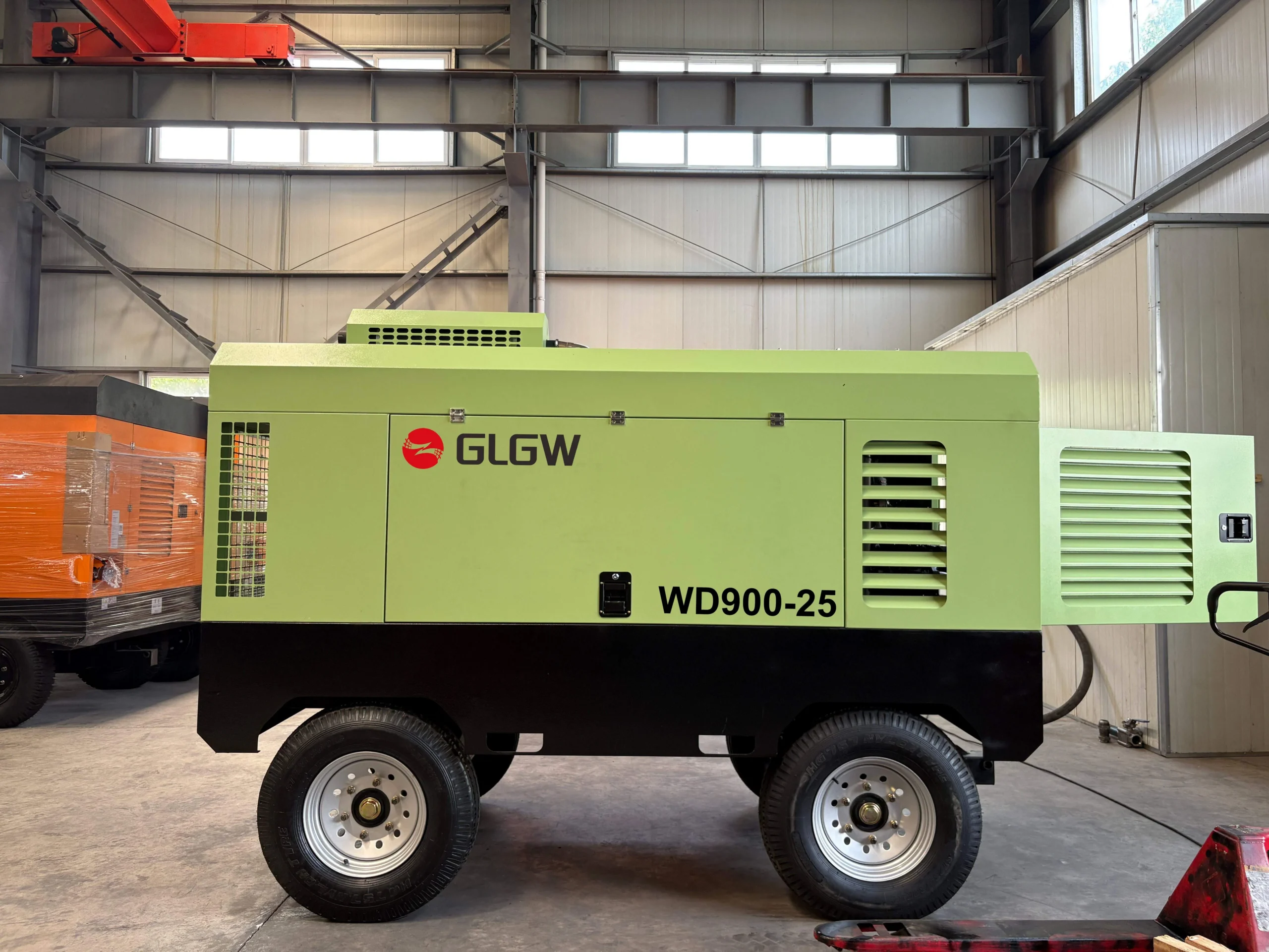 PortableCummins Diesel Air Compressor - 25Bar 900CFM