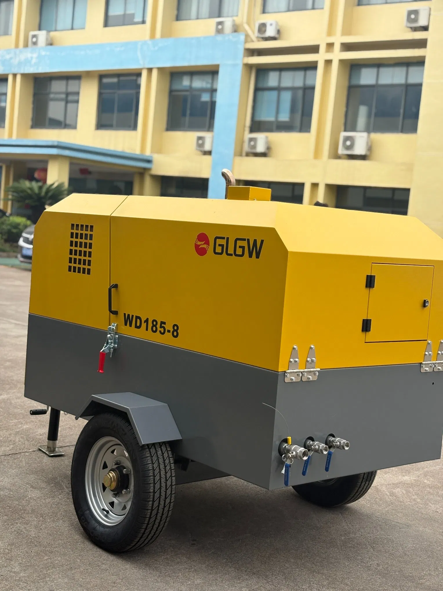 Portable Diesel Screw Air Compressor - Xichai 41kw 185CFM 8Bar - Image 5