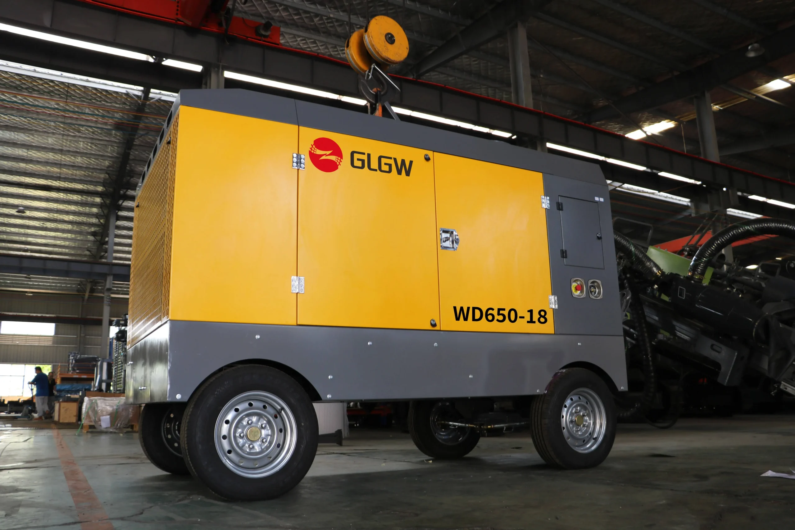 Cummins Wheel Portable Diesel Air Compressor - 18Bar 650CFM