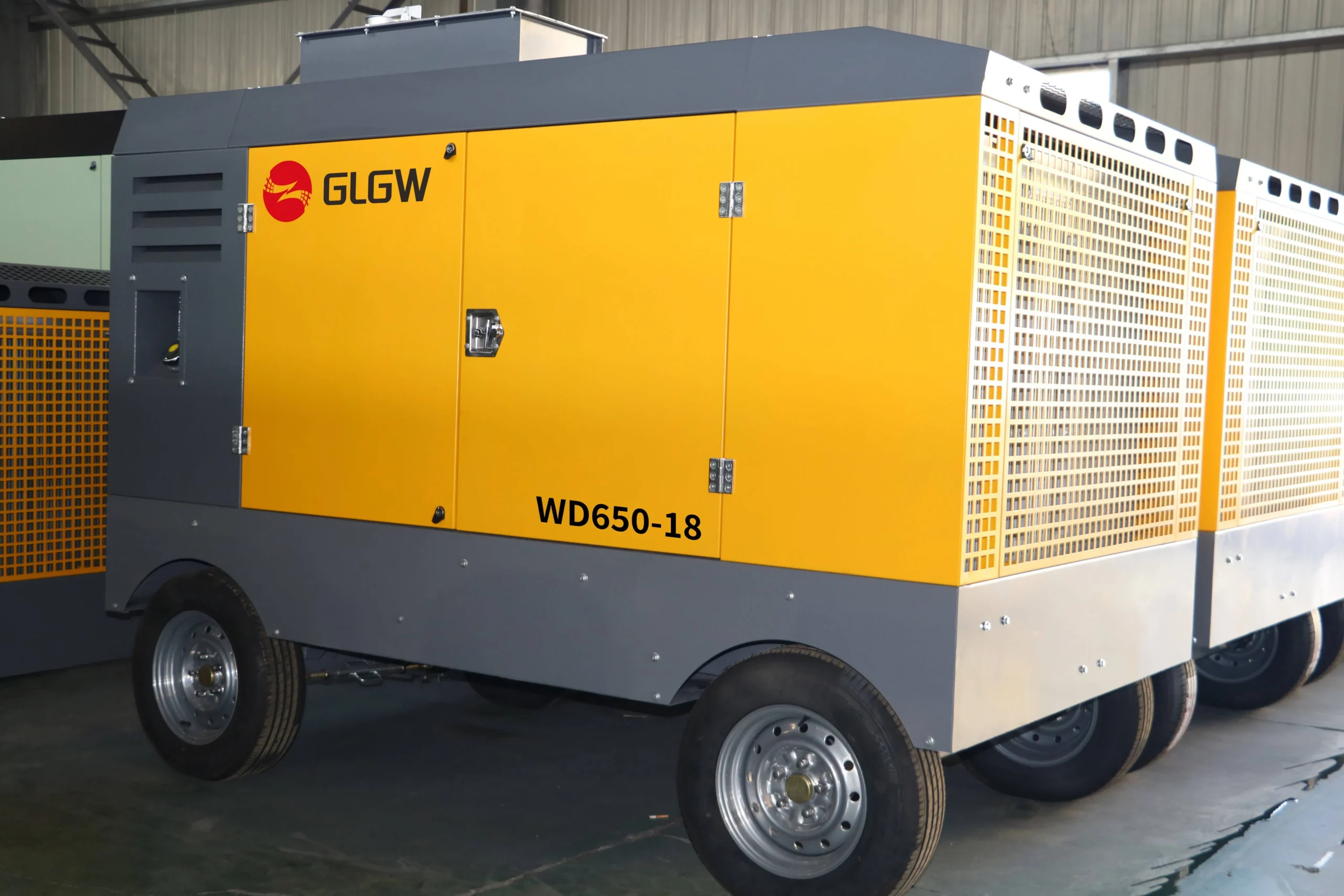 Cummins Wheel Portable Diesel Air Compressor - 18Bar 650CFM - Image 2