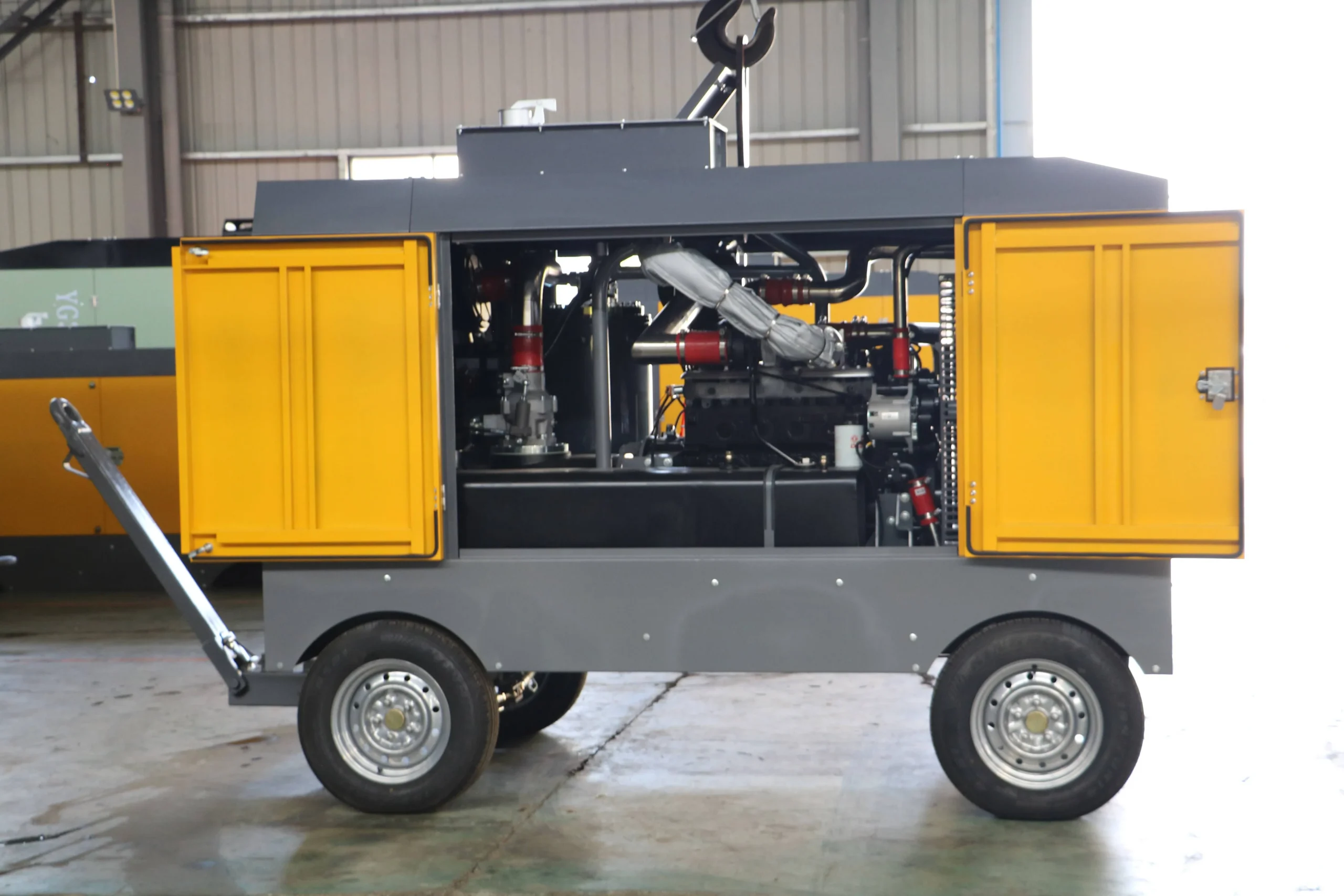 Cummins Wheel Portable Diesel Air Compressor - 18Bar 650CFM - Image 4